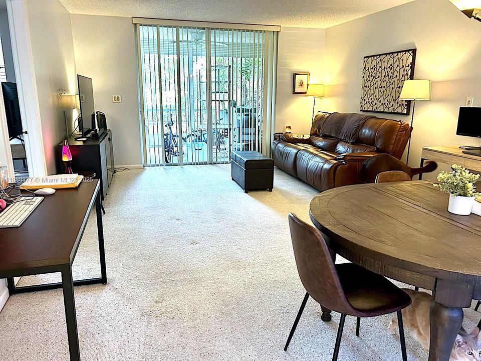 For Sale: $179,997 (2 beds, 2 baths, 1070 Square Feet)