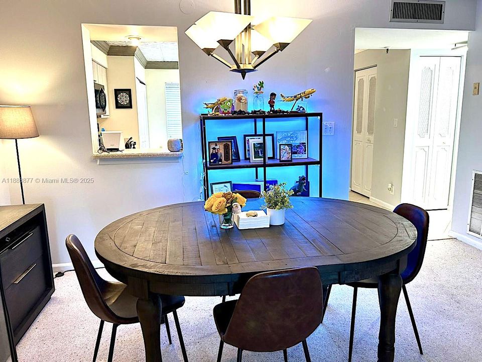 For Sale: $179,997 (2 beds, 2 baths, 1070 Square Feet)