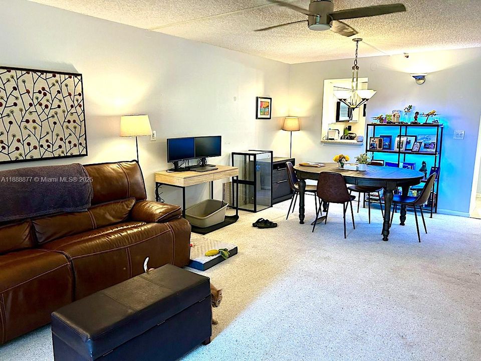 For Sale: $179,997 (2 beds, 2 baths, 1070 Square Feet)