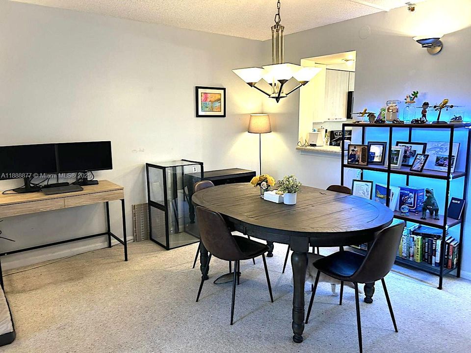 For Sale: $179,997 (2 beds, 2 baths, 1070 Square Feet)