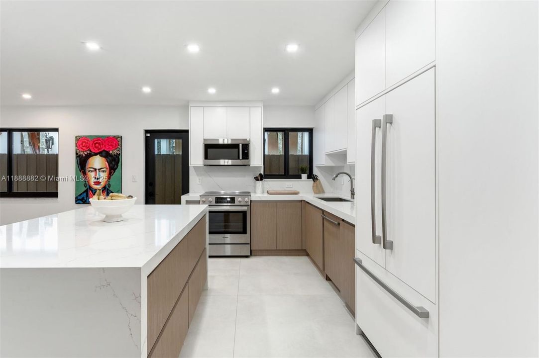 Active With Contract: $1,900,000 (4 beds, 3 baths, 3178 Square Feet)