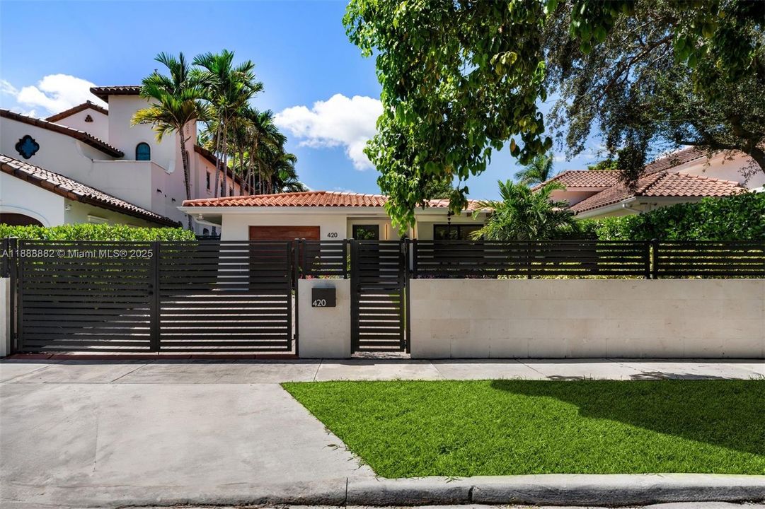 Active With Contract: $1,900,000 (4 beds, 3 baths, 3178 Square Feet)