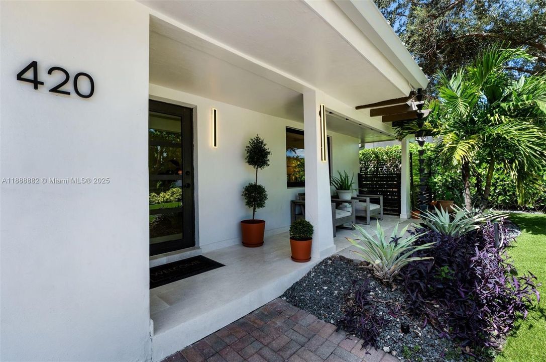 Active With Contract: $1,900,000 (4 beds, 3 baths, 3178 Square Feet)