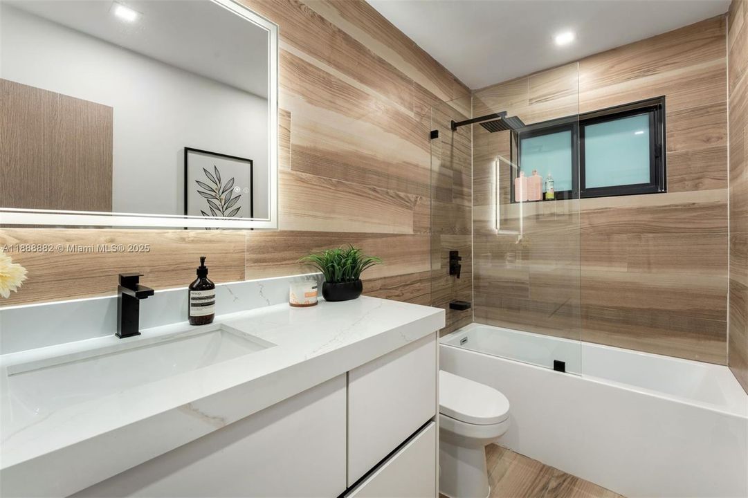 Active With Contract: $1,900,000 (4 beds, 3 baths, 3178 Square Feet)