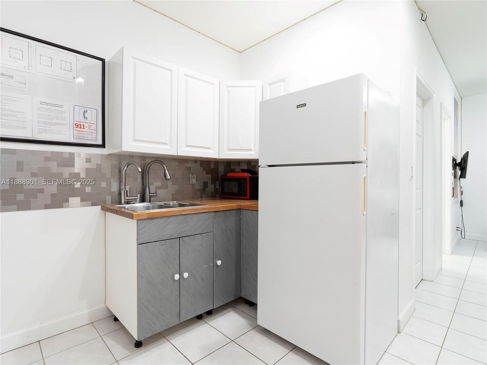 2nd Floor Guest Kitchen