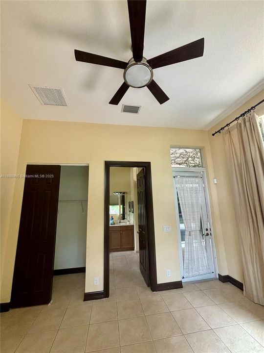 Active With Contract: $4,900 (4 beds, 3 baths, 2426 Square Feet)