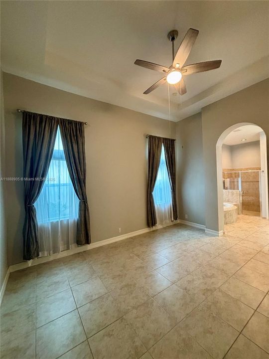 Active With Contract: $4,900 (4 beds, 3 baths, 2426 Square Feet)