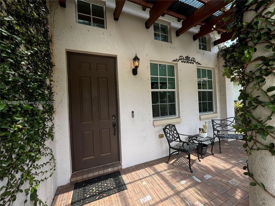 Active With Contract: $4,900 (4 beds, 3 baths, 2426 Square Feet)