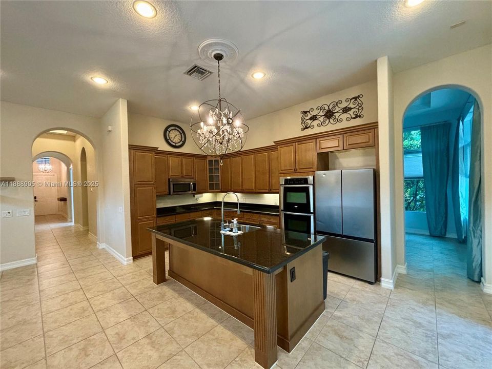 Active With Contract: $4,900 (4 beds, 3 baths, 2426 Square Feet)