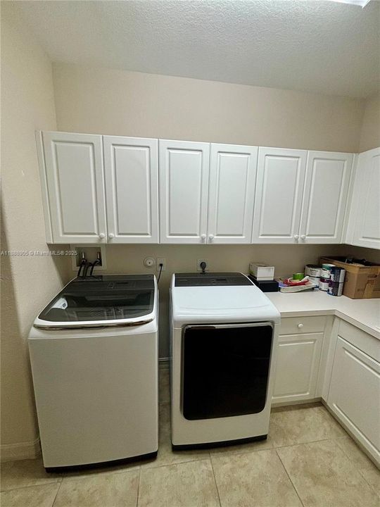 Active With Contract: $4,900 (4 beds, 3 baths, 2426 Square Feet)