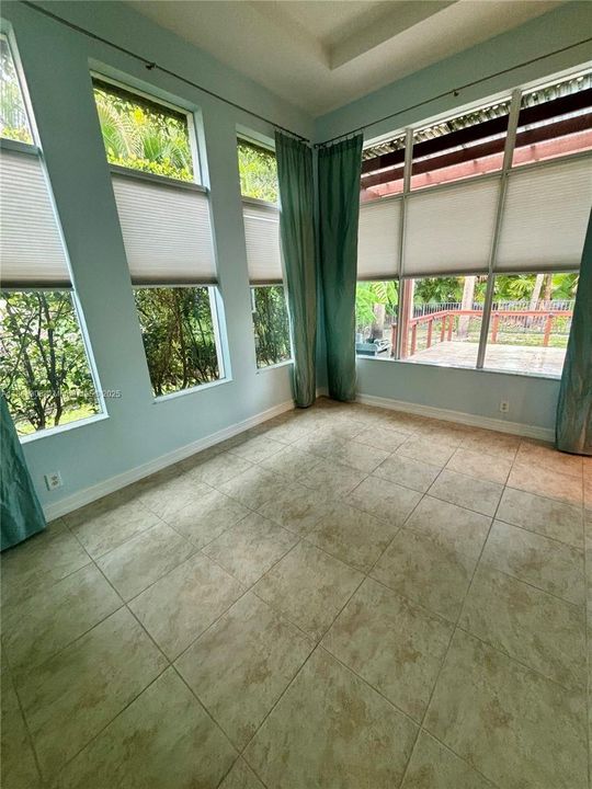 Active With Contract: $4,900 (4 beds, 3 baths, 2426 Square Feet)