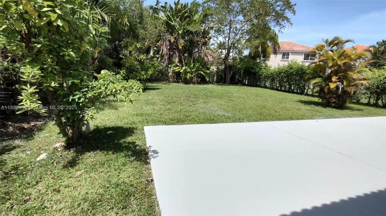 Под контрактом: $728,800 (4 спален, 2 ванн, 1963 Квадратных фут)