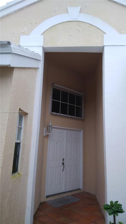 合同活跃: $3,795 (3 贝兹, 2 浴室, 1478 平方英尺)