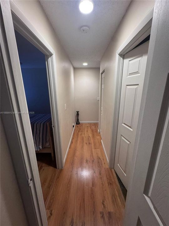 合同活跃: $3,795 (3 贝兹, 2 浴室, 1478 平方英尺)