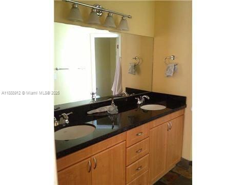 合同活跃: $3,795 (3 贝兹, 2 浴室, 1478 平方英尺)