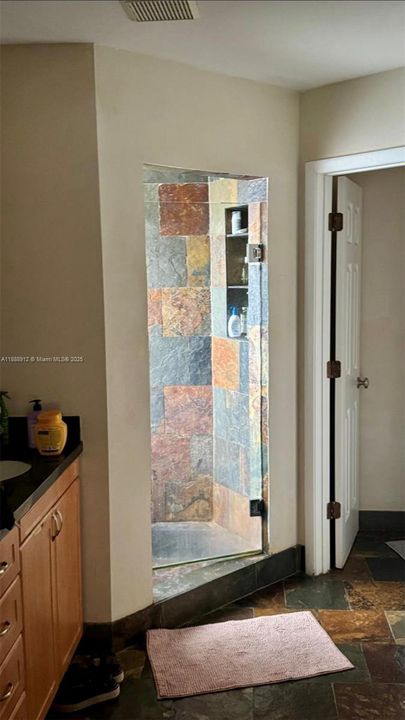 合同活跃: $3,795 (3 贝兹, 2 浴室, 1478 平方英尺)