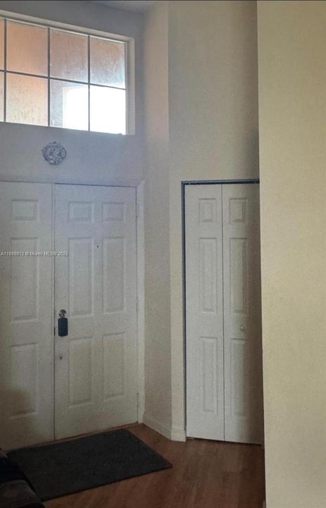 合同活跃: $3,795 (3 贝兹, 2 浴室, 1478 平方英尺)