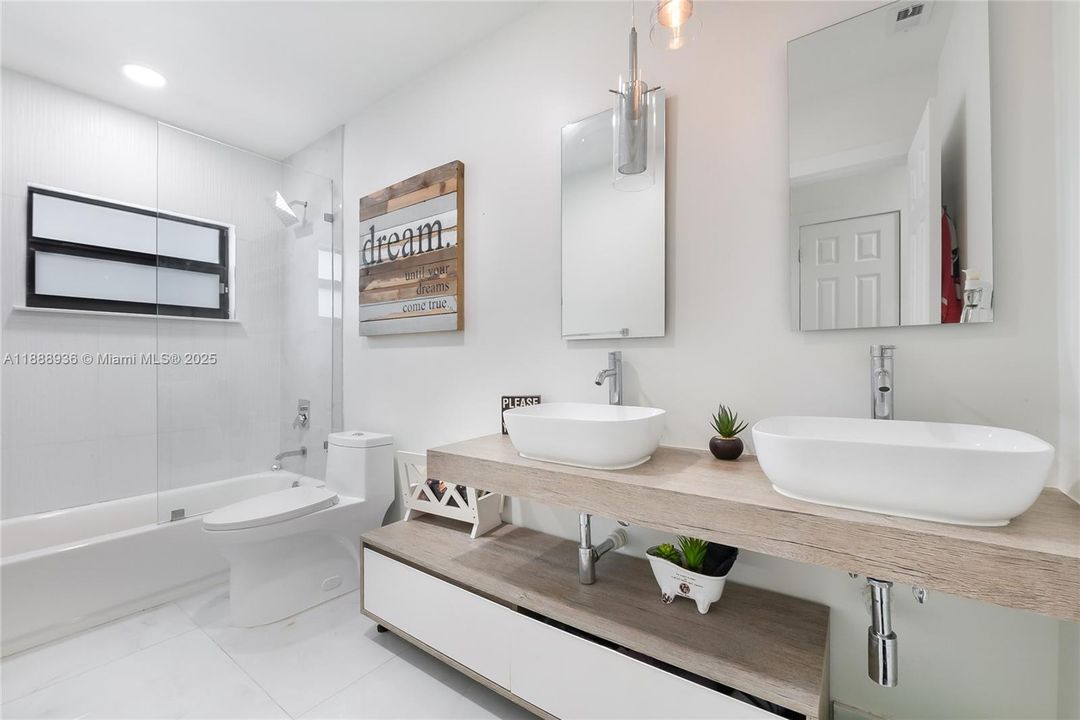 For Rent: $6,350 (3 beds, 2 baths, 1512 Square Feet)