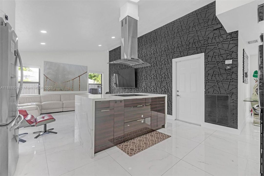 For Rent: $6,350 (3 beds, 2 baths, 1512 Square Feet)