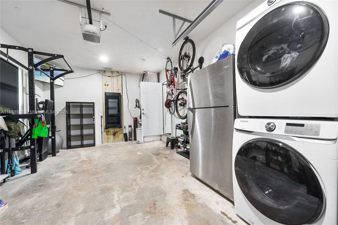 For Rent: $6,350 (3 beds, 2 baths, 1512 Square Feet)