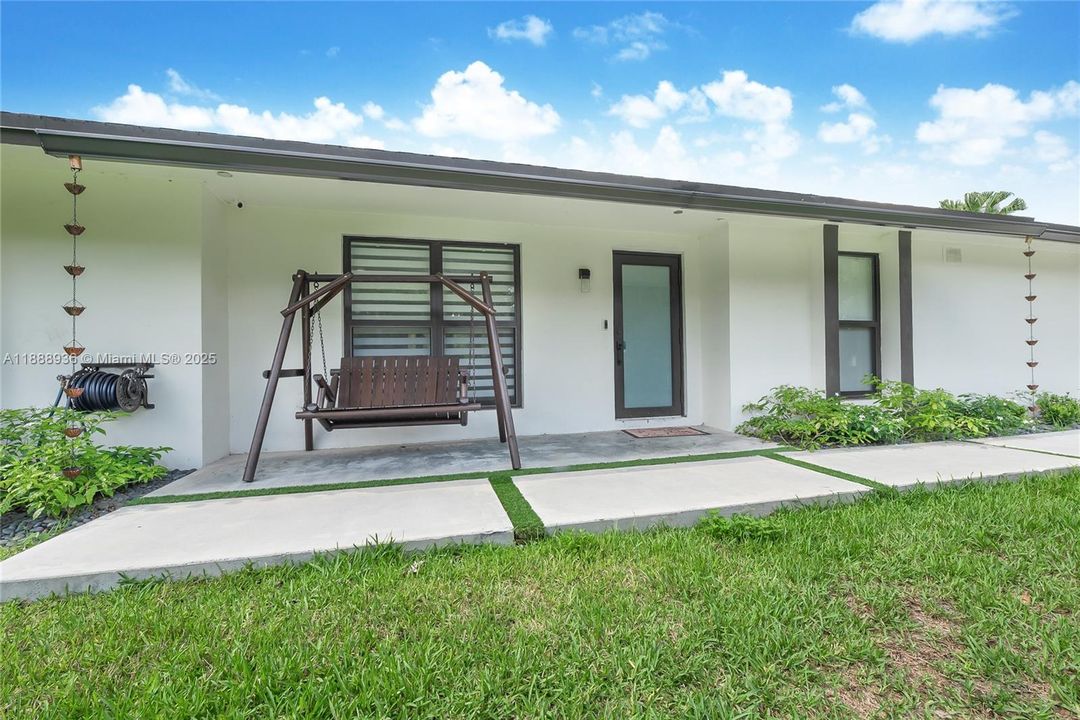 For Rent: $6,350 (3 beds, 2 baths, 1512 Square Feet)