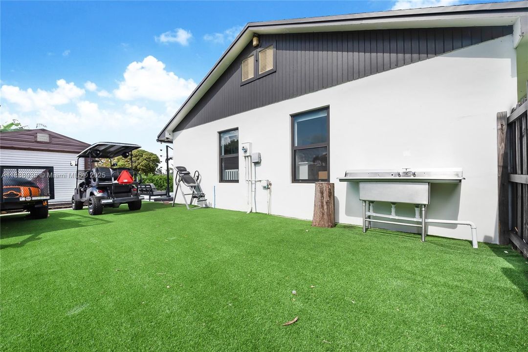 For Rent: $6,350 (3 beds, 2 baths, 1512 Square Feet)