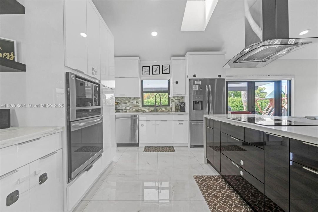 For Rent: $6,350 (3 beds, 2 baths, 1512 Square Feet)