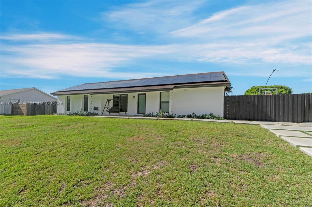 For Rent: $6,350 (3 beds, 2 baths, 1512 Square Feet)