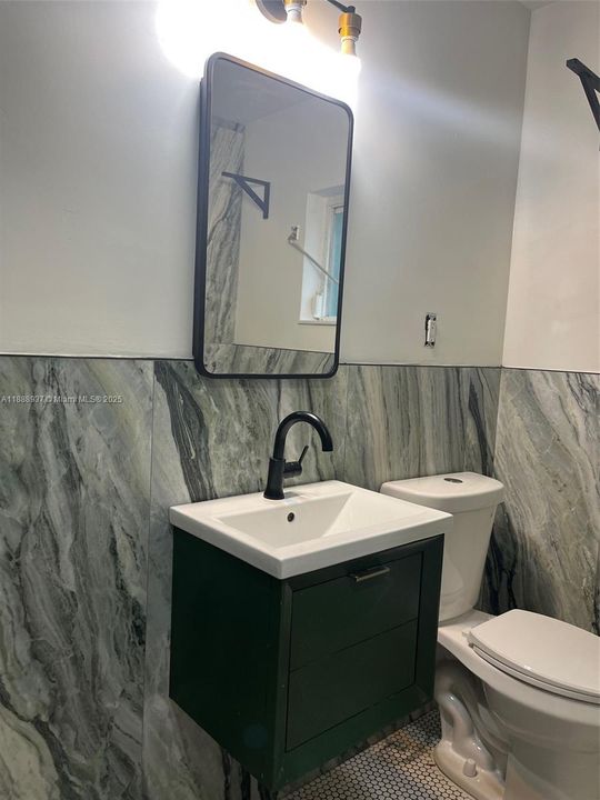 合同活跃: $3,900 (3 贝兹, 2 浴室, 1624 平方英尺)