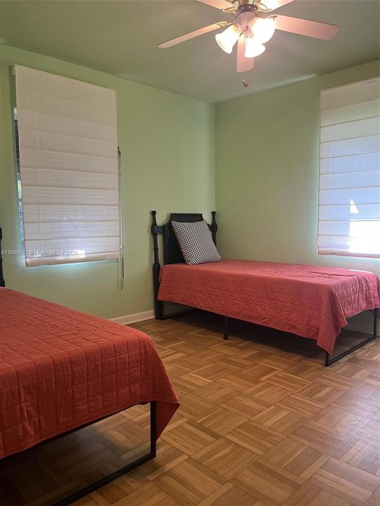 合同活跃: $3,900 (3 贝兹, 2 浴室, 1624 平方英尺)