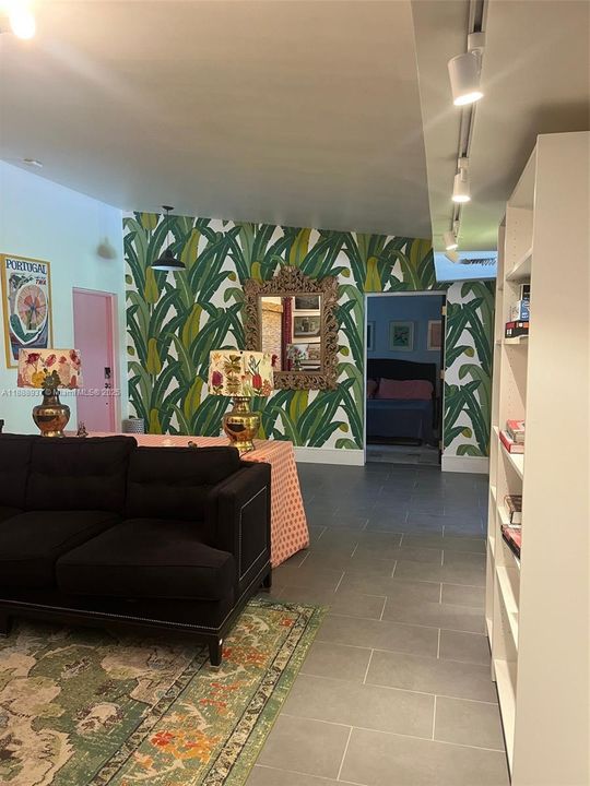 合同活跃: $3,900 (3 贝兹, 2 浴室, 1624 平方英尺)