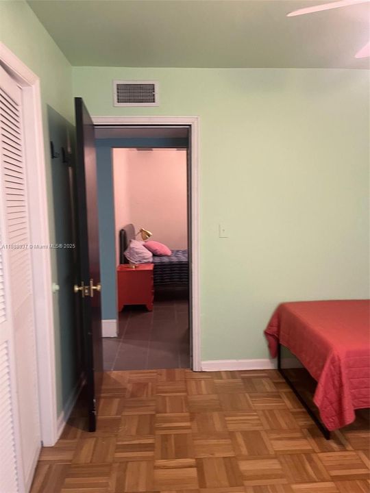 合同活跃: $3,900 (3 贝兹, 2 浴室, 1624 平方英尺)