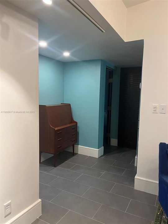 合同活跃: $3,900 (3 贝兹, 2 浴室, 1624 平方英尺)