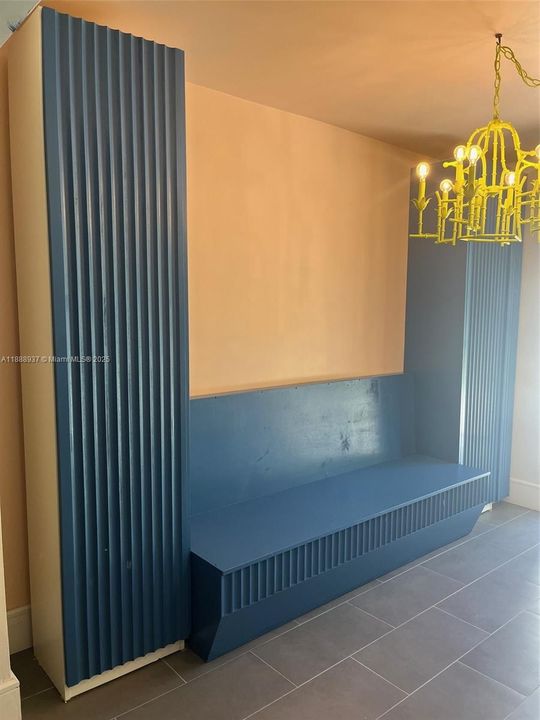 合同活跃: $3,900 (3 贝兹, 2 浴室, 1624 平方英尺)