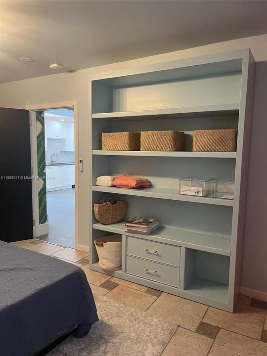 合同活跃: $3,900 (3 贝兹, 2 浴室, 1624 平方英尺)