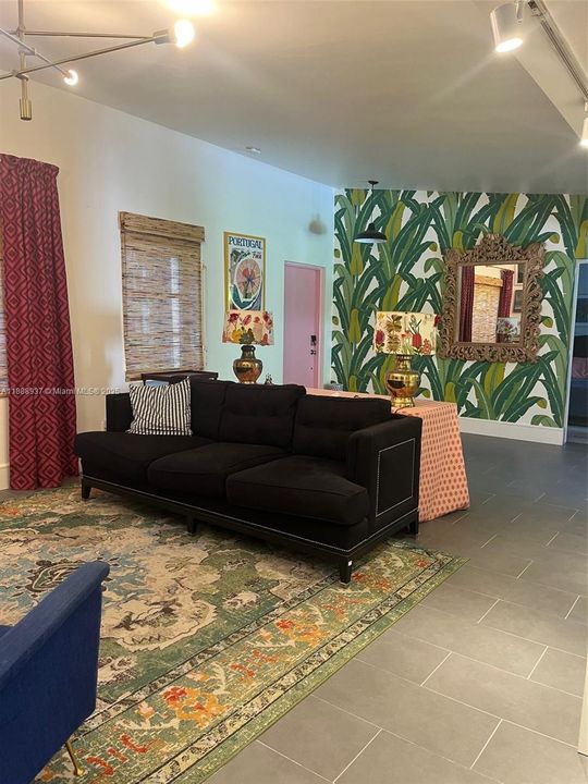 合同活跃: $3,900 (3 贝兹, 2 浴室, 1624 平方英尺)