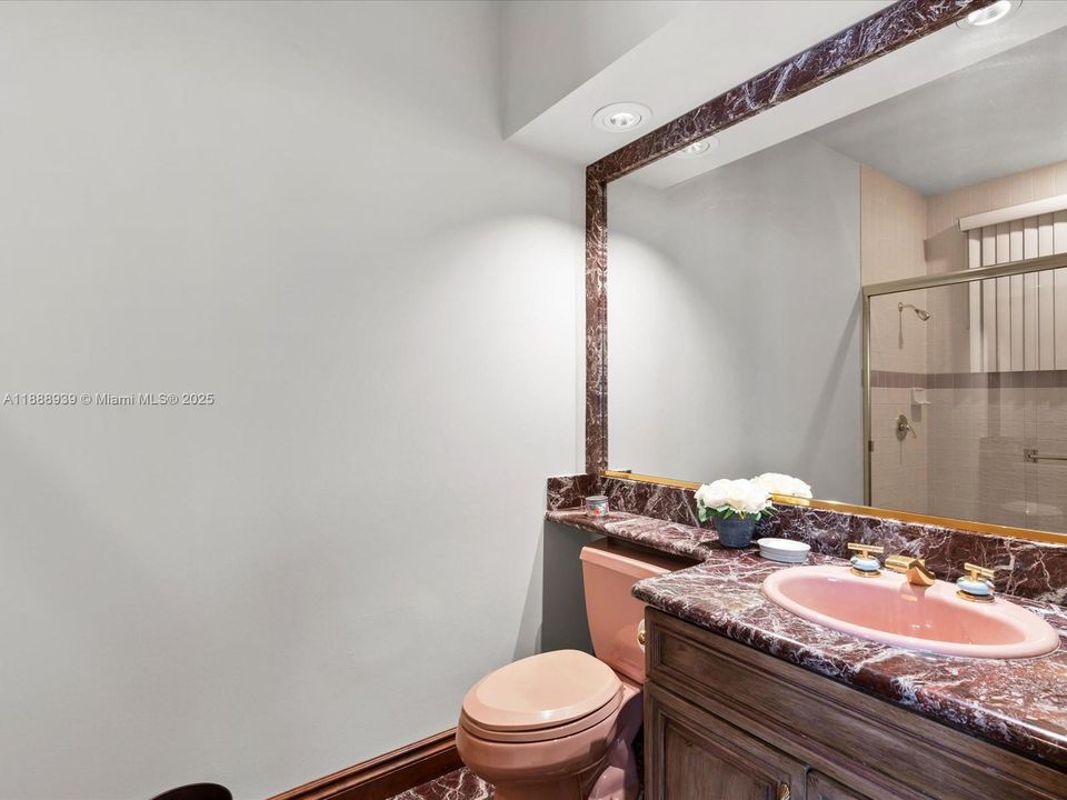 En Venta: $8,975,000 (7 camas, 8 baños, 11336 Pies cuadrados)