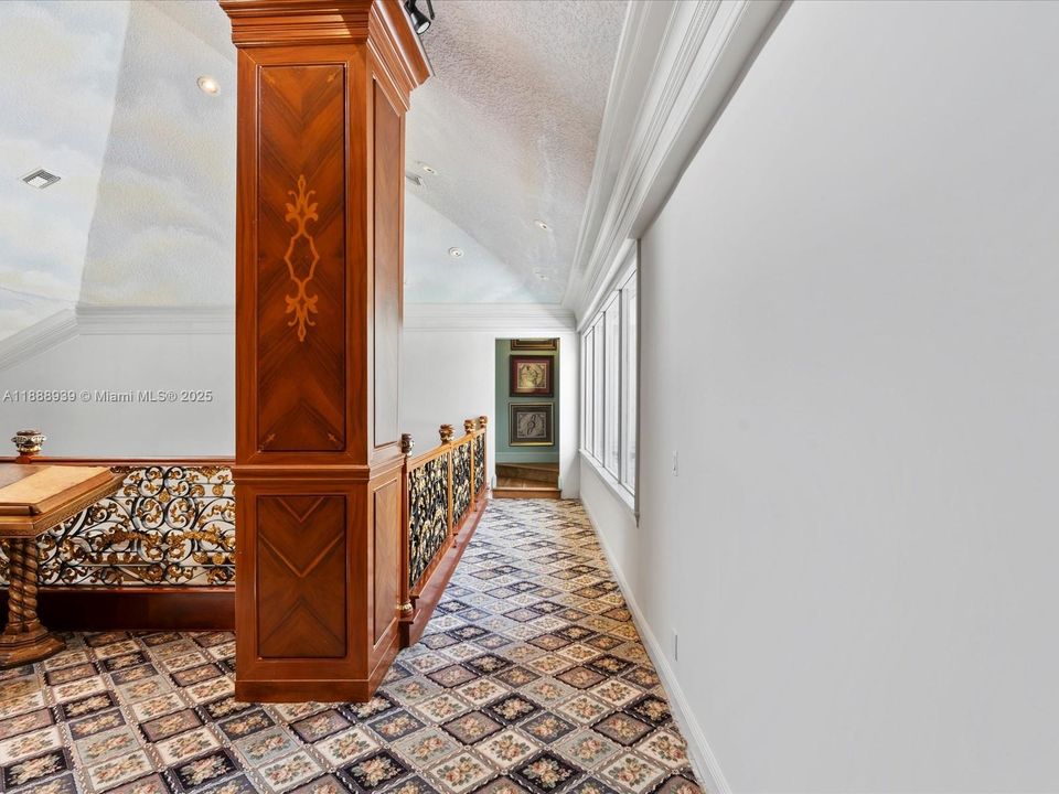 En Venta: $8,975,000 (7 camas, 8 baños, 11336 Pies cuadrados)