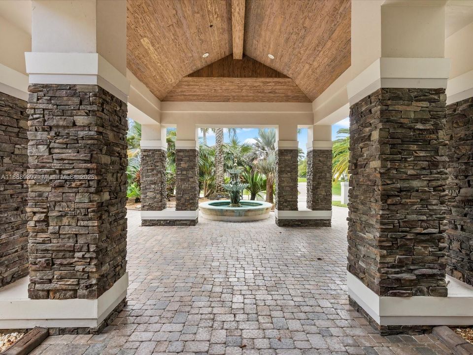 En Venta: $8,975,000 (7 camas, 8 baños, 11336 Pies cuadrados)