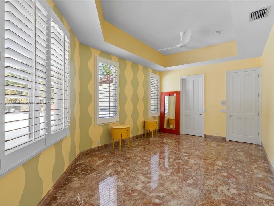 En Venta: $8,975,000 (7 camas, 8 baños, 11336 Pies cuadrados)