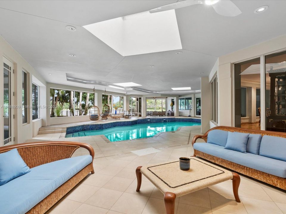 En Venta: $8,975,000 (7 camas, 8 baños, 11336 Pies cuadrados)