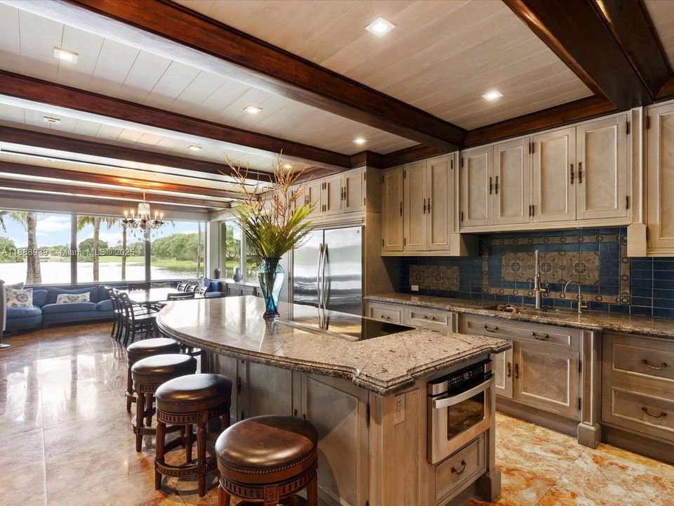 En Venta: $8,975,000 (7 camas, 8 baños, 11336 Pies cuadrados)