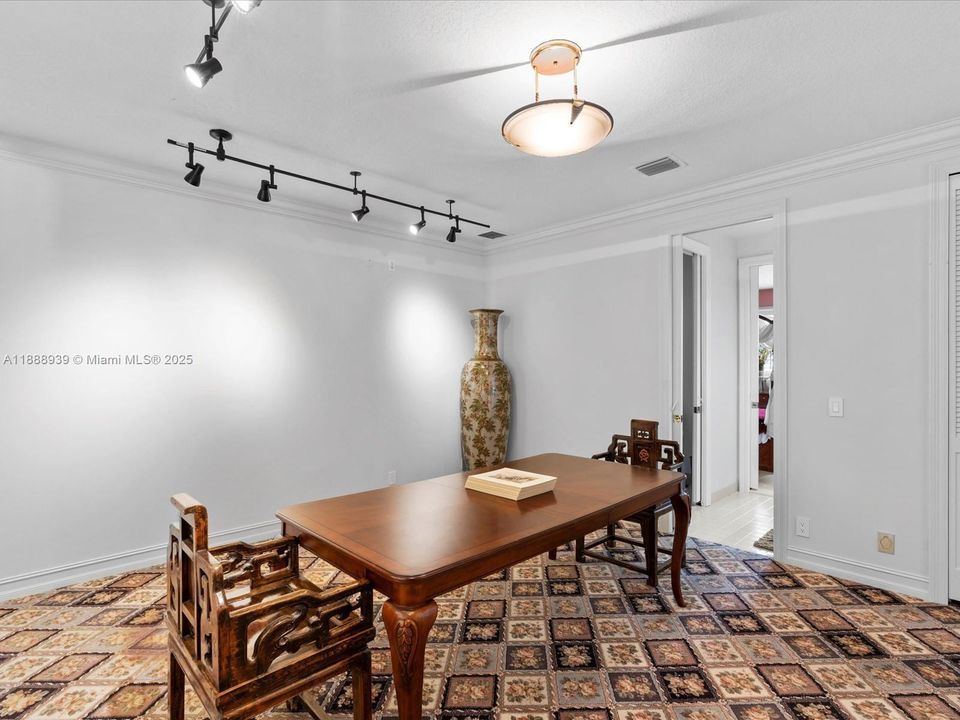 En Venta: $8,975,000 (7 camas, 8 baños, 11336 Pies cuadrados)