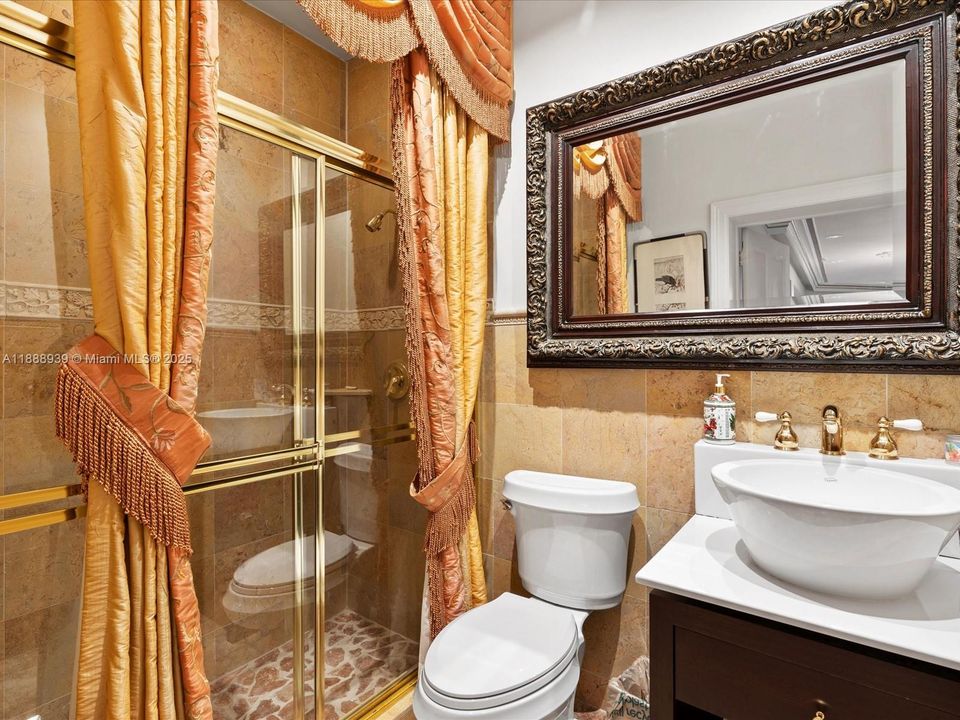 En Venta: $8,975,000 (7 camas, 8 baños, 11336 Pies cuadrados)