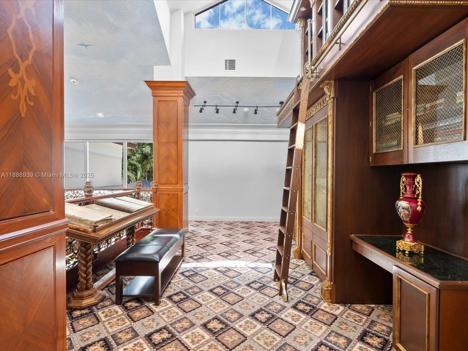 En Venta: $8,975,000 (7 camas, 8 baños, 11336 Pies cuadrados)