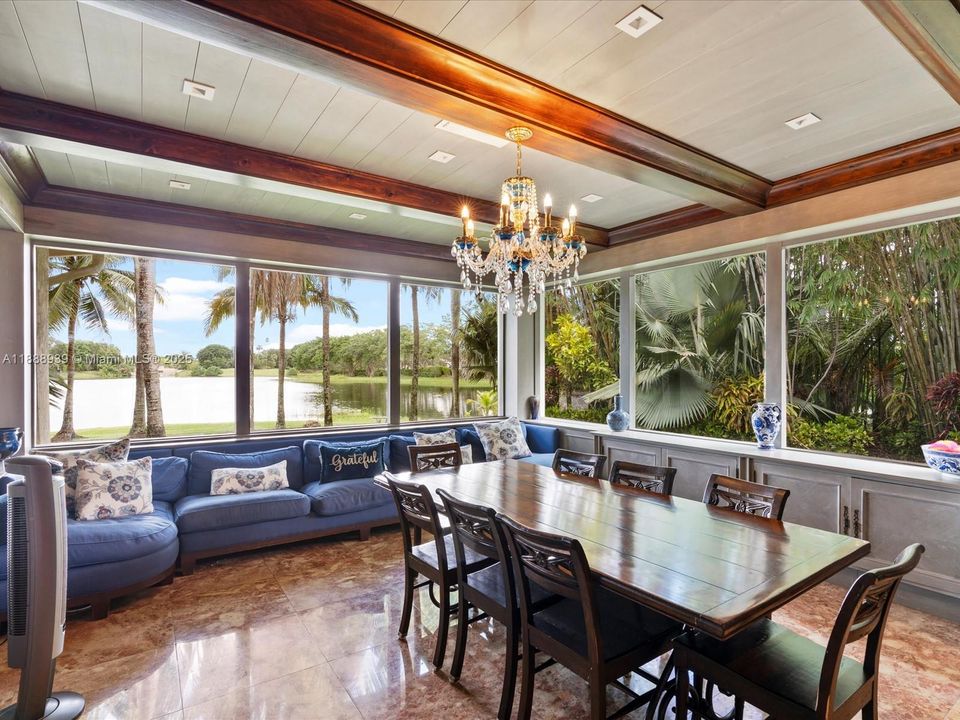 En Venta: $8,975,000 (7 camas, 8 baños, 11336 Pies cuadrados)