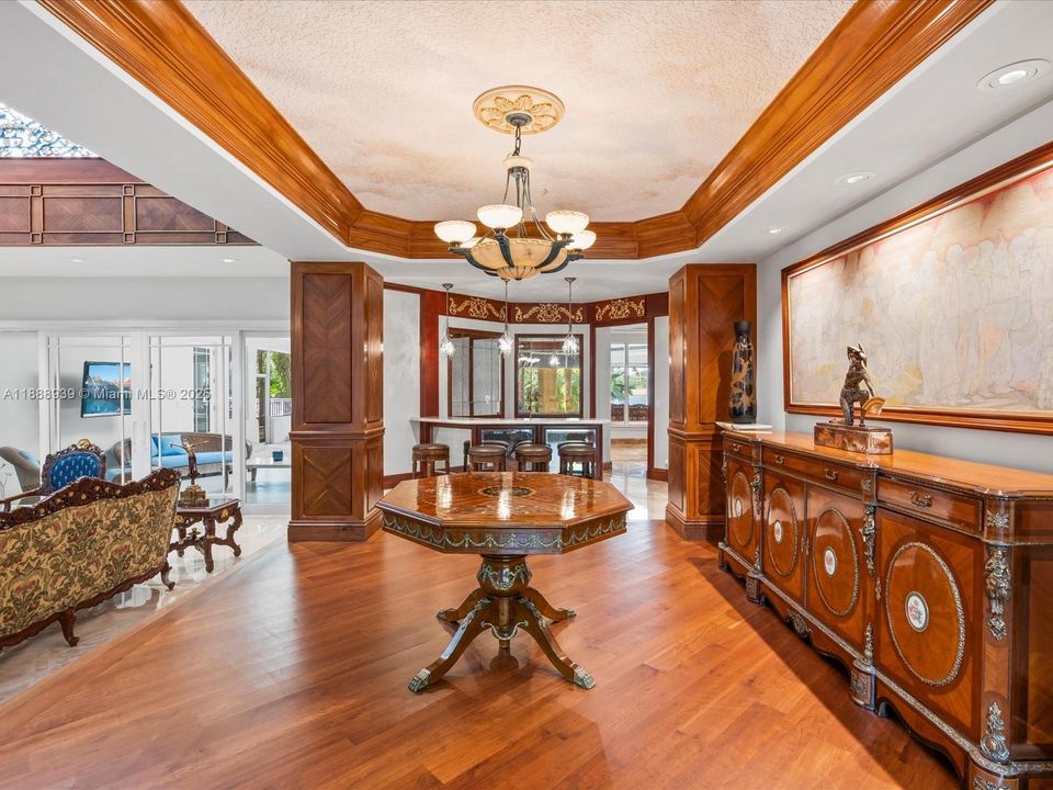 En Venta: $8,975,000 (7 camas, 8 baños, 11336 Pies cuadrados)