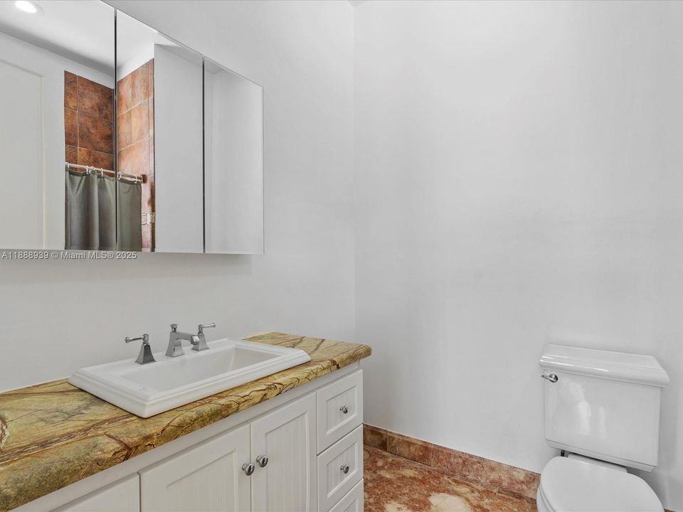 En Venta: $8,975,000 (7 camas, 8 baños, 11336 Pies cuadrados)