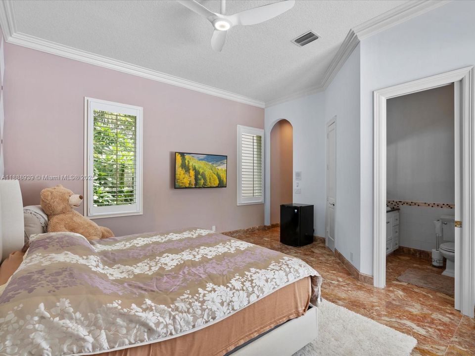 En Venta: $8,975,000 (7 camas, 8 baños, 11336 Pies cuadrados)