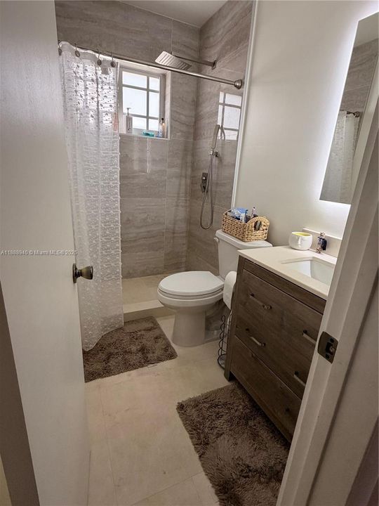 Vendido Recientemente: $690,000 (4 camas, 3 baños, 1443 Pies cuadrados)